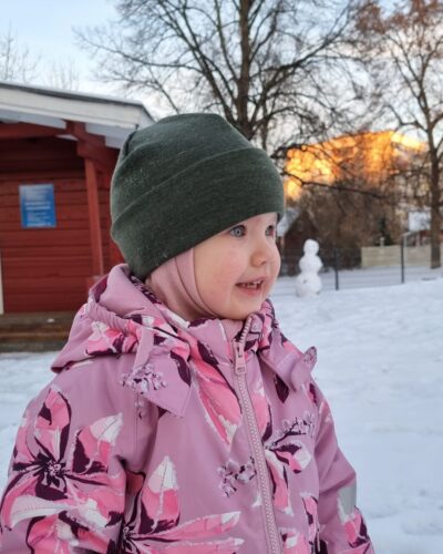 Lasten vaaleanpunainen merinovilla kypärämyssy.