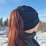 Aikuisten musta merinovilla ponnaripipo