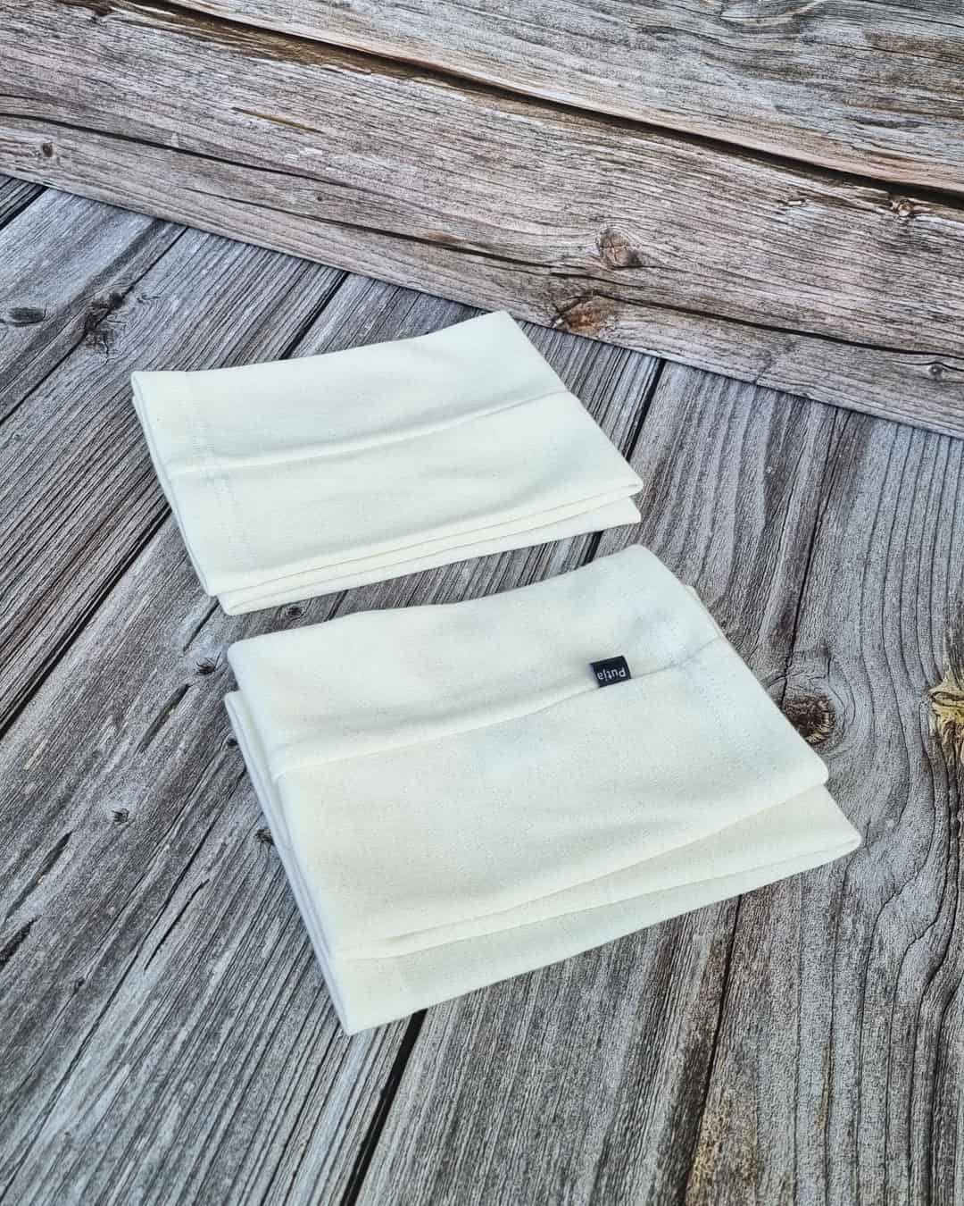 Aikuisten pitkät luonnon valkoiset merinovilla säärystimet.