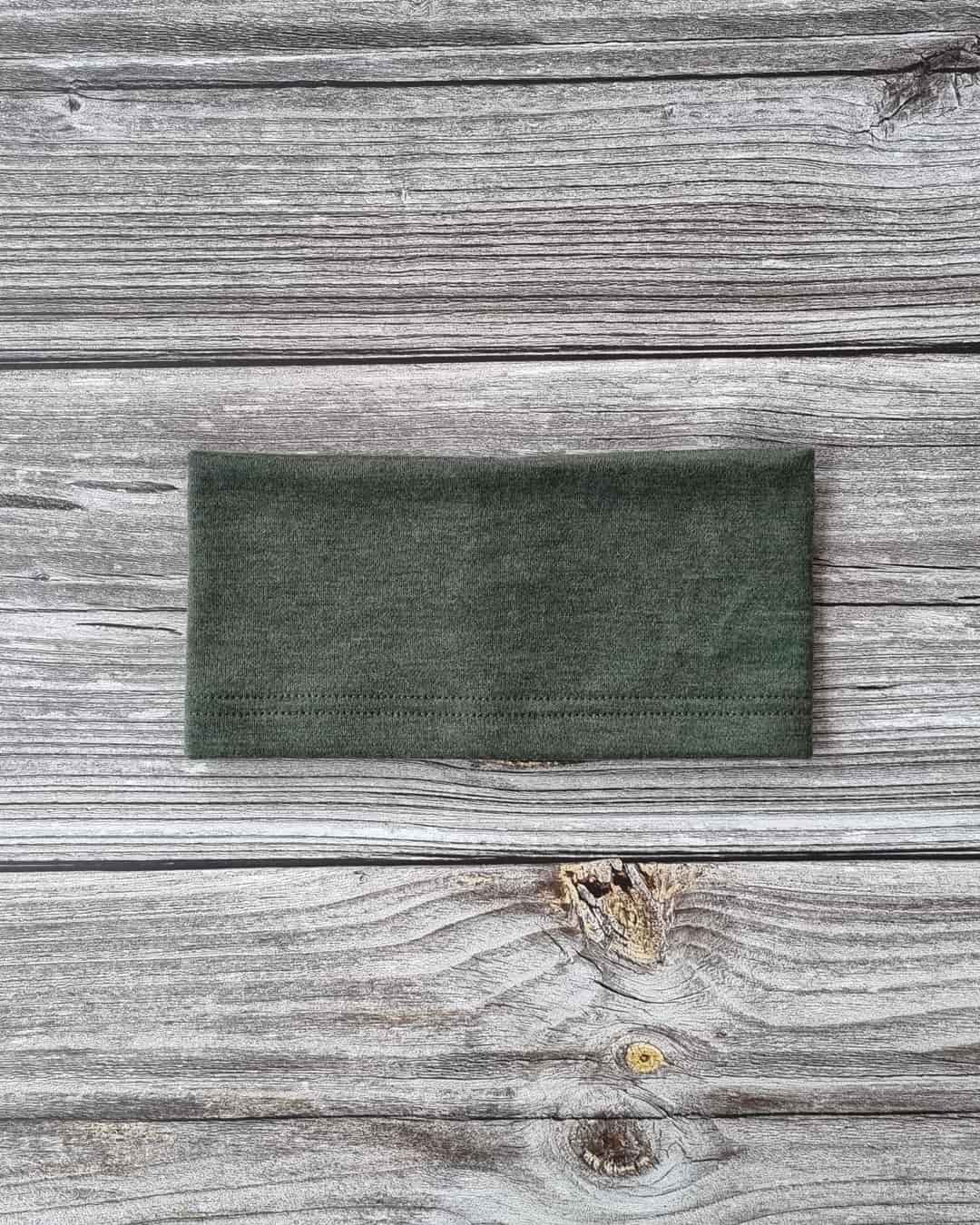 Aikuisten metsän vihreä merinovillapanta.